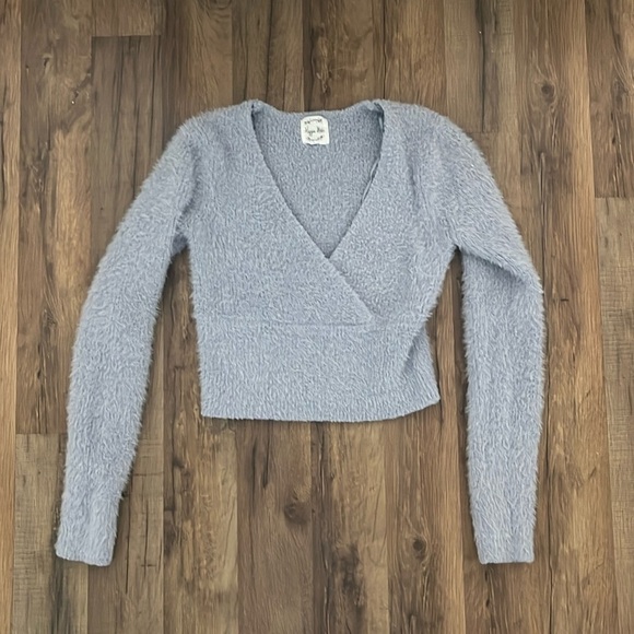 Sweaters - Blue V Cut Sweater